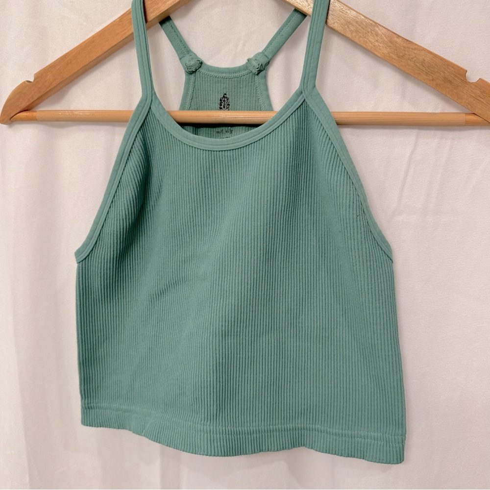FREE PEOPLE / FP MOVEMENT - Happiness Runs Crop Tank - size M/L